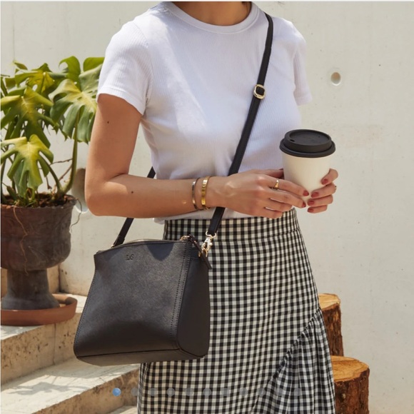 Lo & Sons Pearl Crossbody in Black - Picture 11 of 16